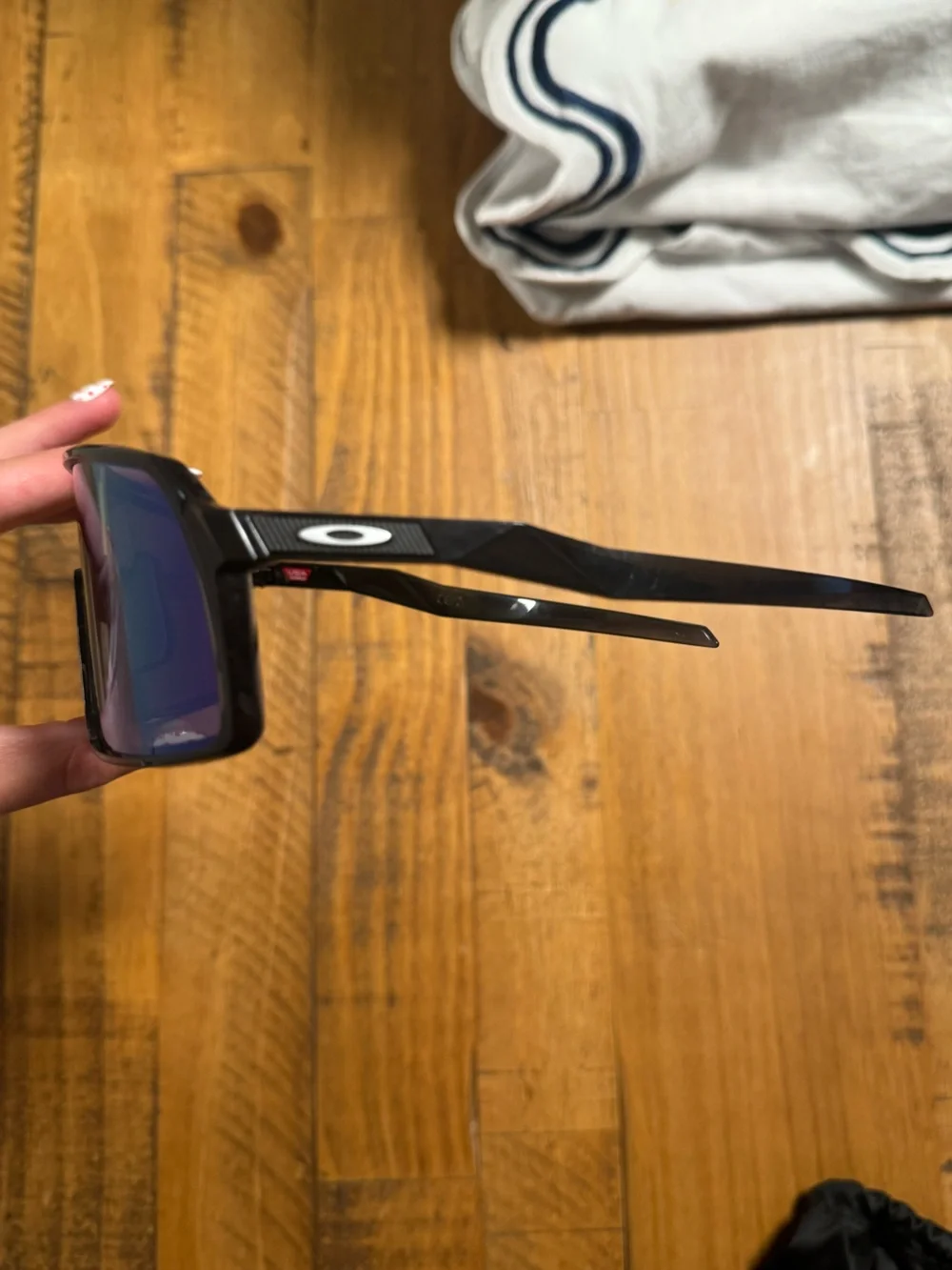 Oakley shield style